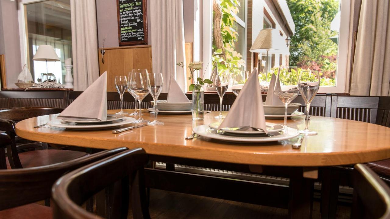 Kirchspielkrug Landhotel & Restaurant Westerhever Exterior photo